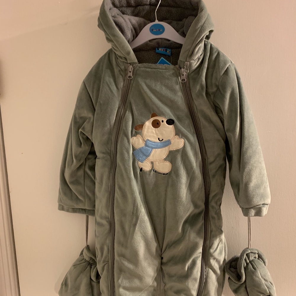 💕NEW 💕Double Zippered Snowsuit Size 24M